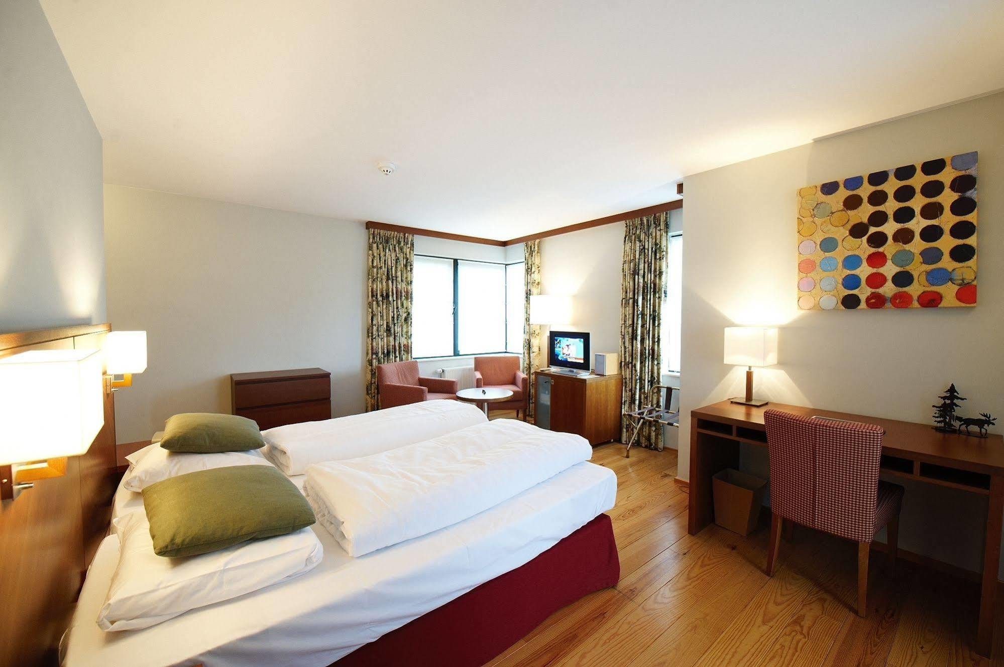 Hotel Beau Sejour Villers-sur-Lesse Екстериор снимка